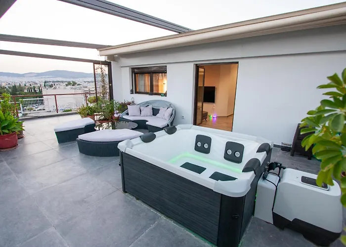 Cozy Penthouse Next To Station