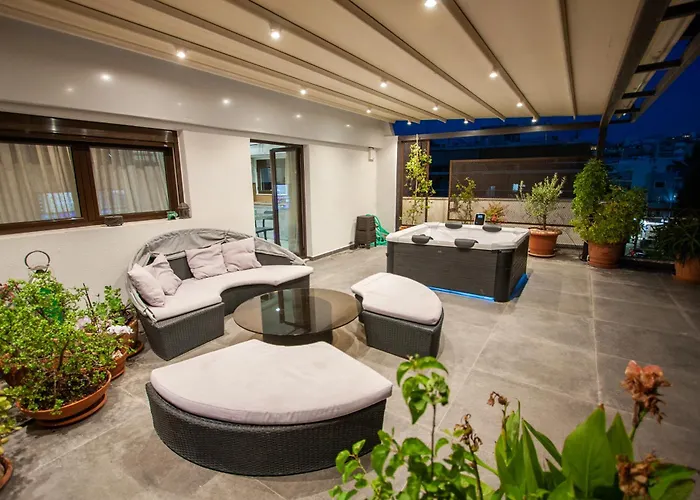 Cozy Penthouse Next To Station