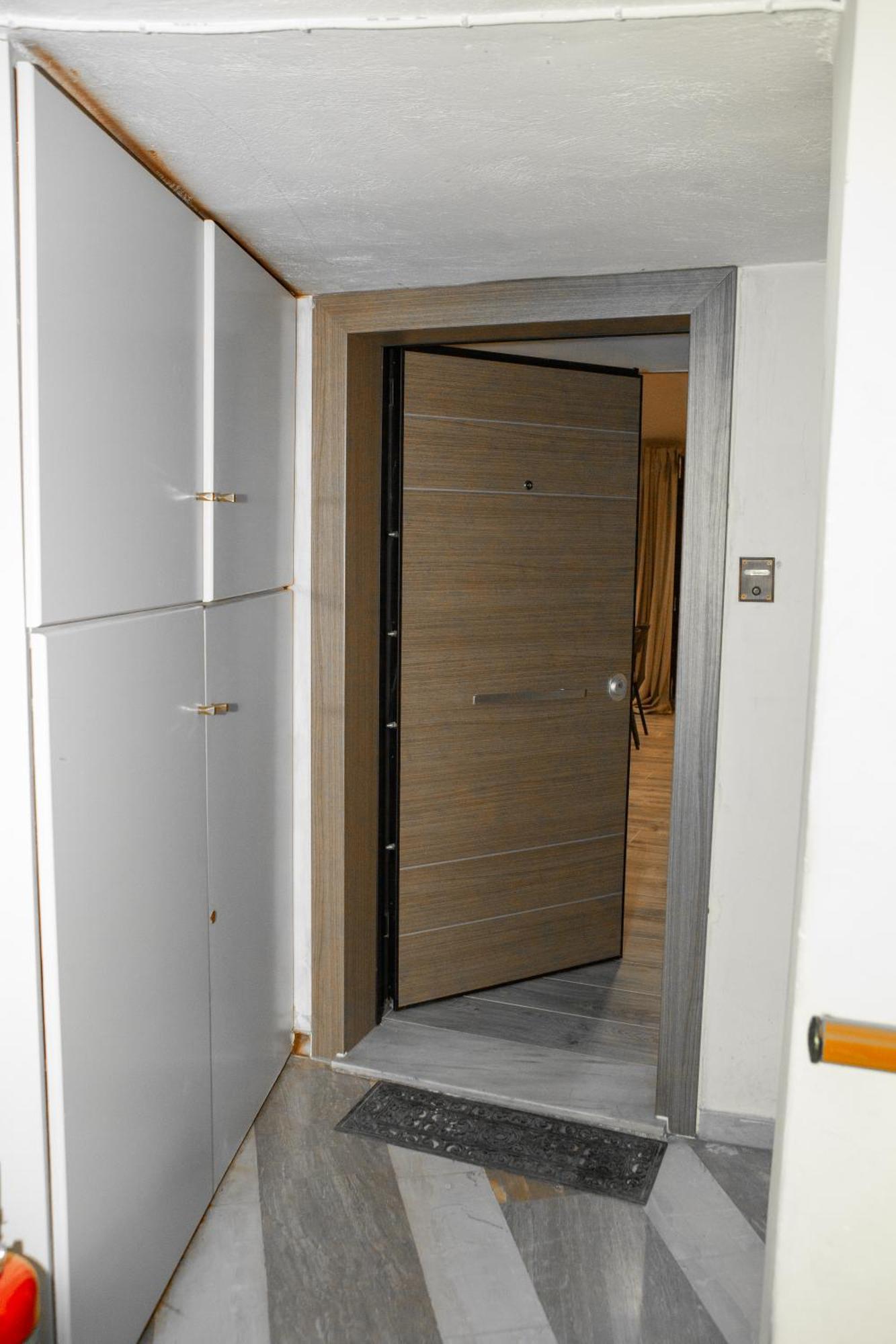 Cozy Penthouse Next To Station Athens