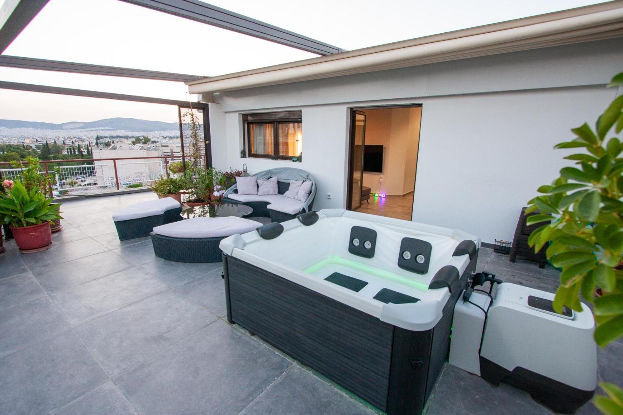 Cozy Penthouse Next To Station Athens